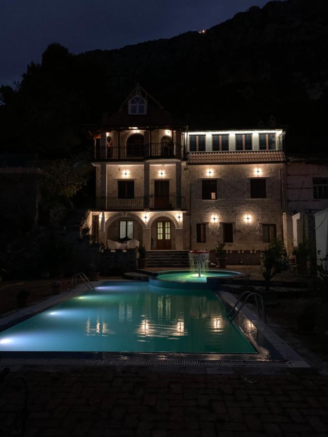 Villa Celaj “The Castle” Krujë المظهر الخارجي الصورة