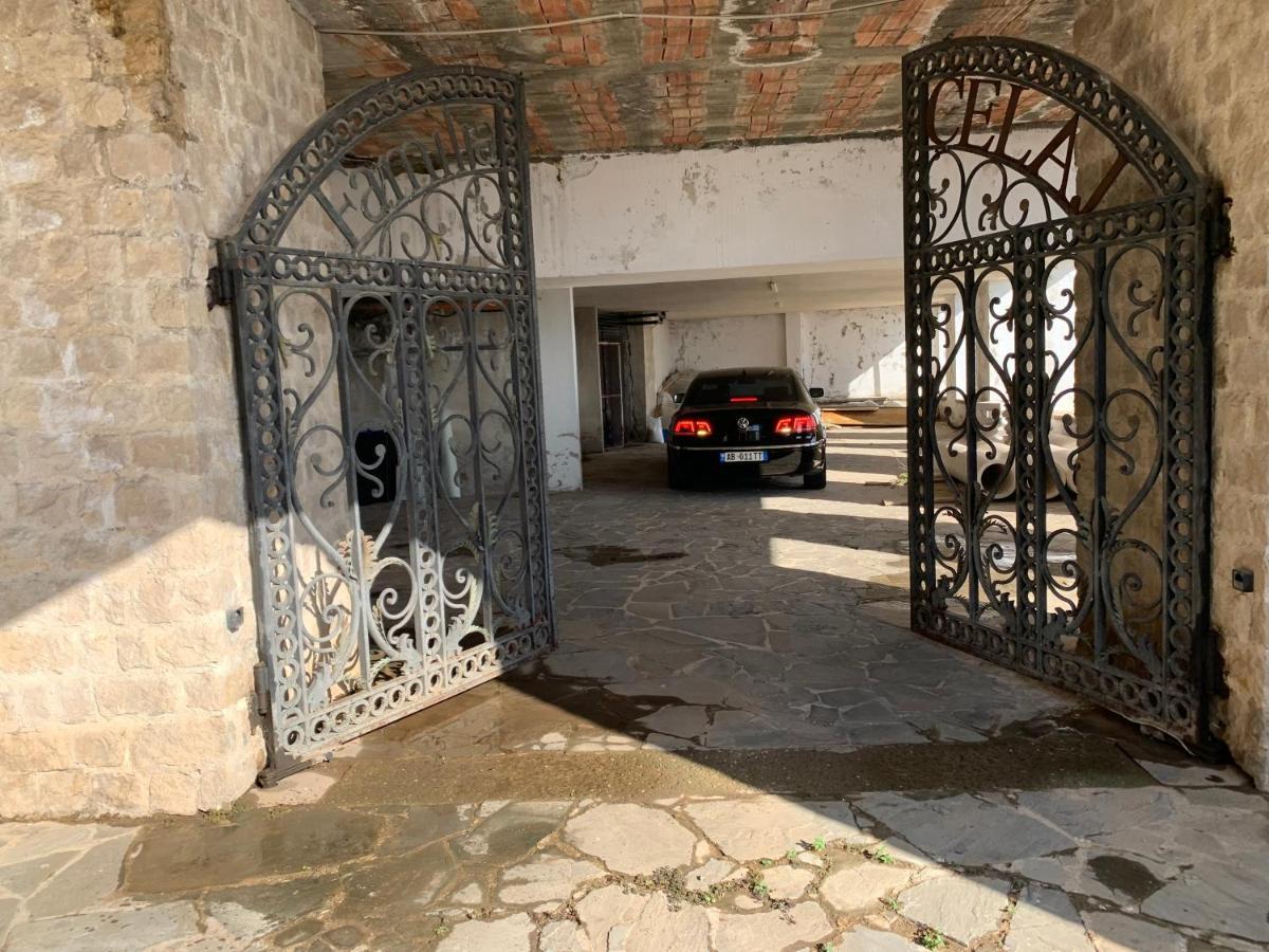 Villa Celaj “The Castle” Krujë المظهر الخارجي الصورة